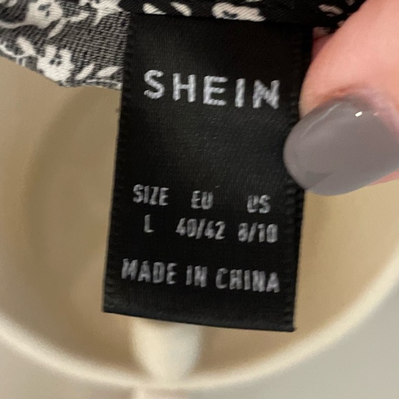 WOMANS FASHION TOP - Picture 5 of 6